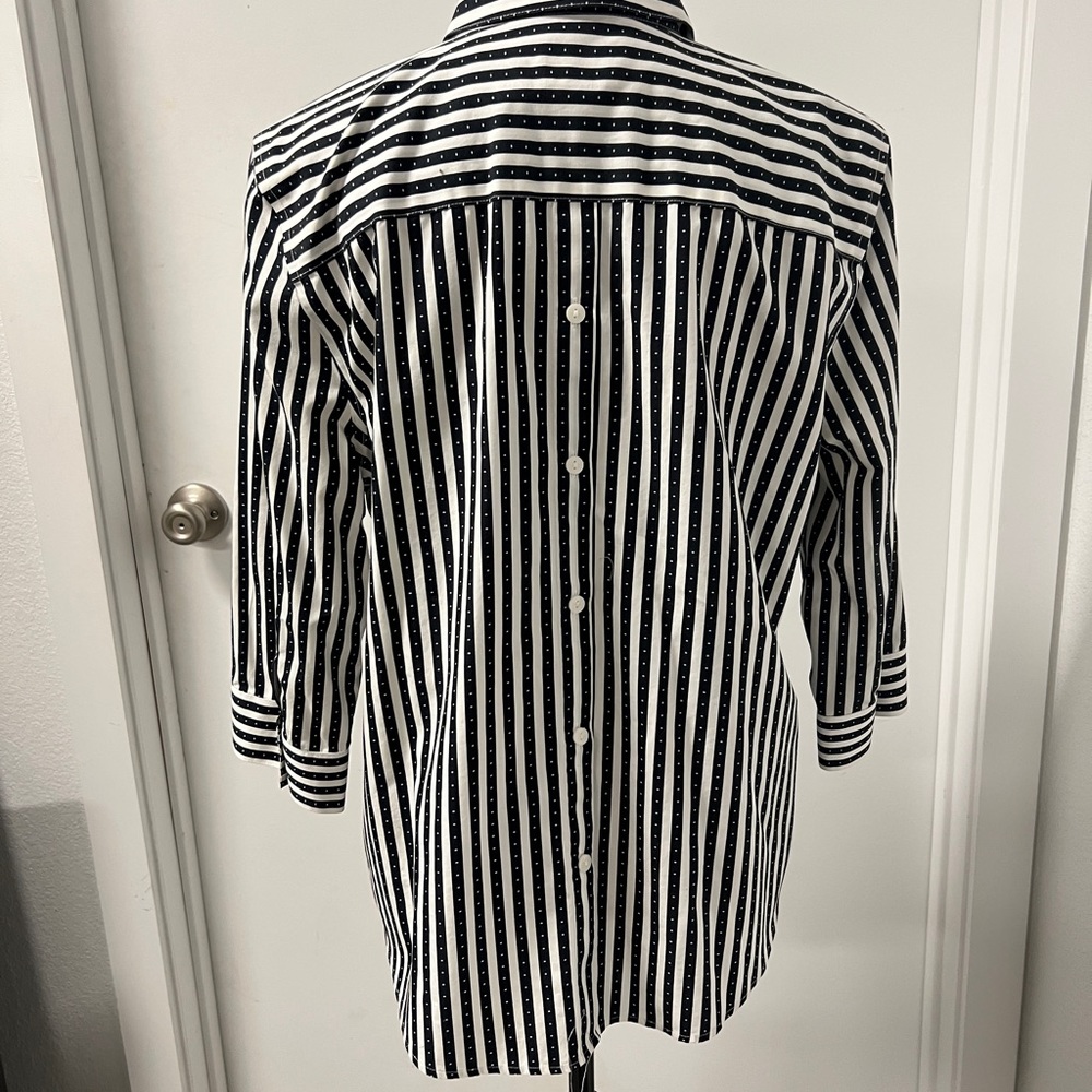 Chico size 2 button down blouse - Picture 5 of 8